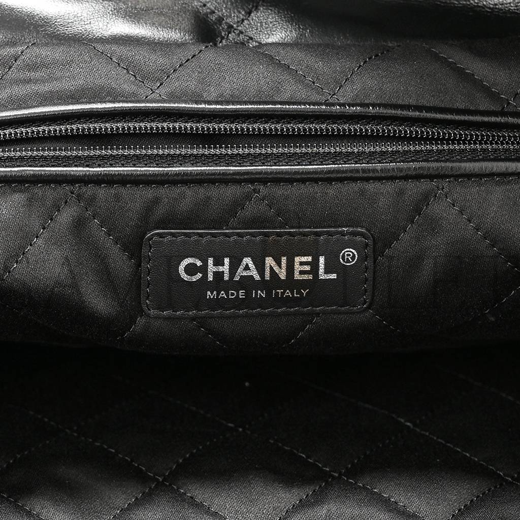 CHANEL SHINY CALFSKIN QUILTED CHANEL 22 SO BLACK BLACK HARDWARE (37*35*7cm)